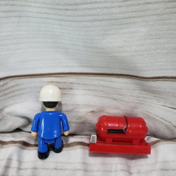 🌞SOLD🌞 Fireman Sam Airport Security Replacement Figure And Accessory 2.5 Inch - Picture 6 of 7